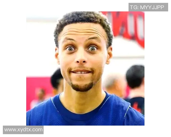 模仿库里的足球明星如何在球场上展现独特风格与技巧的完美结合